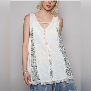 POL White and Blue Floral Tank Top